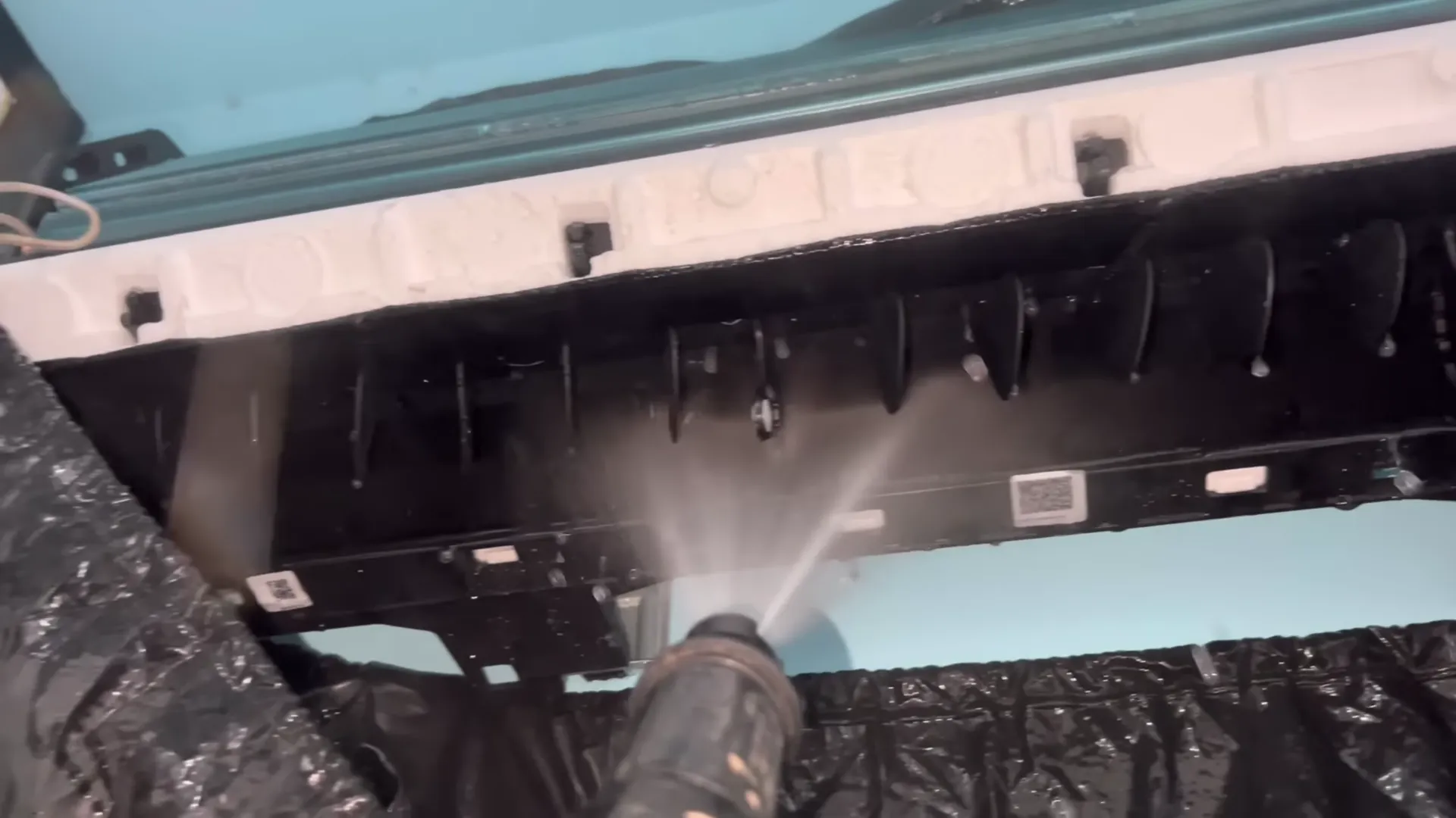Air conditioning Wet Wash service in Prayagraj